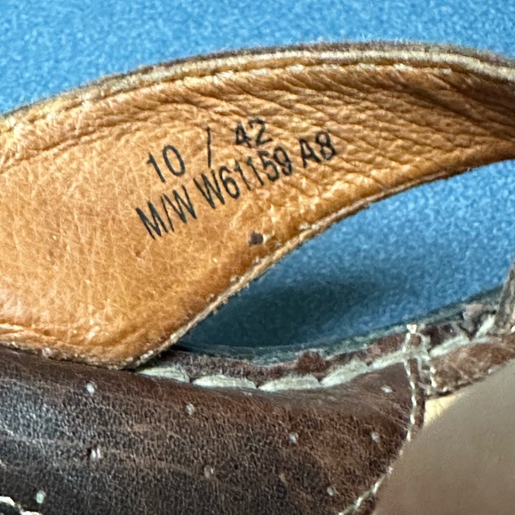 Born Virden Brown Leather Wedge Heel Sandal Size 10 - Picture 5 of 7